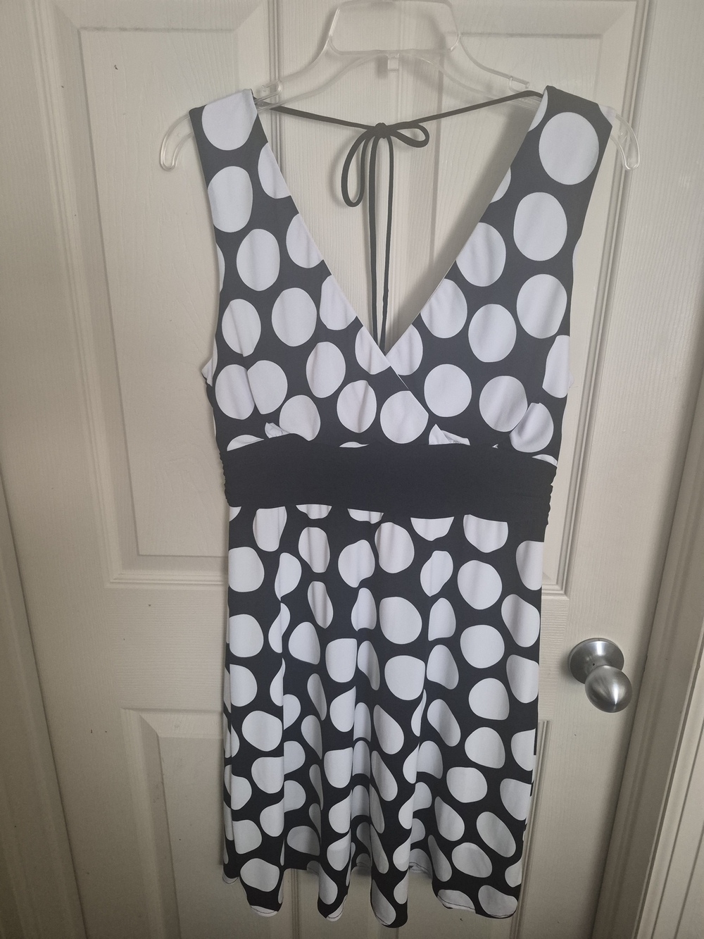 Size M White Polka Dot V-Neck Dress with Empire Waist